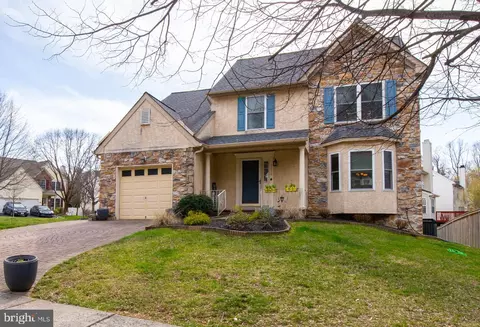 9016 Buttonwood Pl, Philadelphia, PA 19128