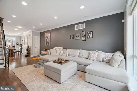 504 Mckean St, Philadelphia, PA 19148