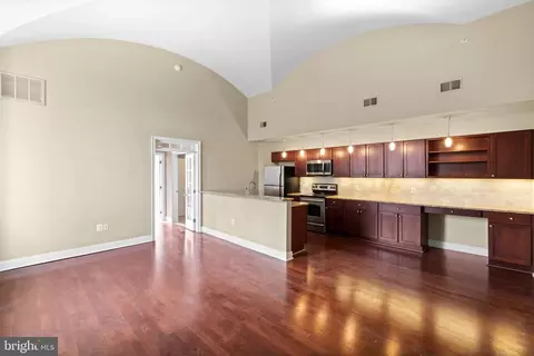 1 Academy Cir #222, Philadelphia, PA 19146