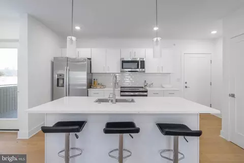 825 Bainbridge St #404, Philadelphia, PA 19147