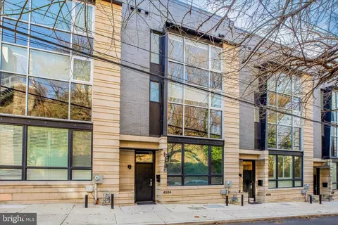 4586 Silverwood St, Philadelphia, PA 19127