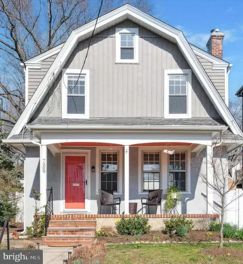 7509 Newland St, Philadelphia, PA 19128
