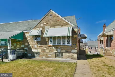 7338 Shelbourne St, Philadelphia, PA 19111