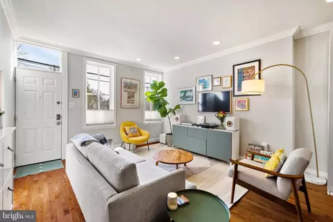 1813 North St, Philadelphia, PA 19130