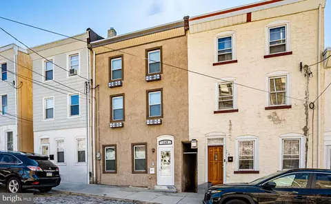 149 Hermitage St, Philadelphia, PA 19127