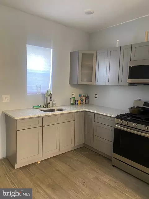 10 S 54th St, Philadelphia, PA 19139