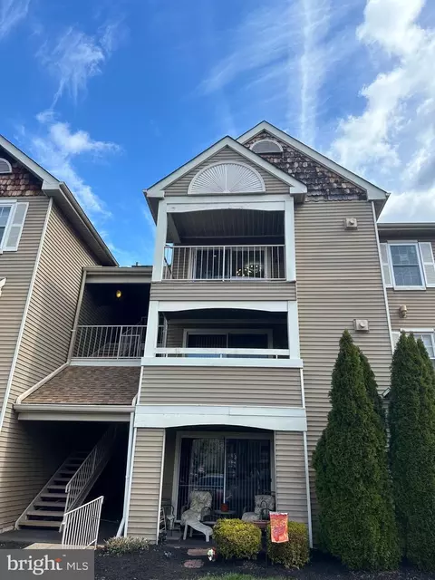 70303 Delaire Landing Rd #303, Philadelphia, PA 19114