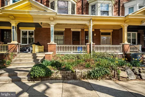 327 N 34th St, Philadelphia, PA 19104