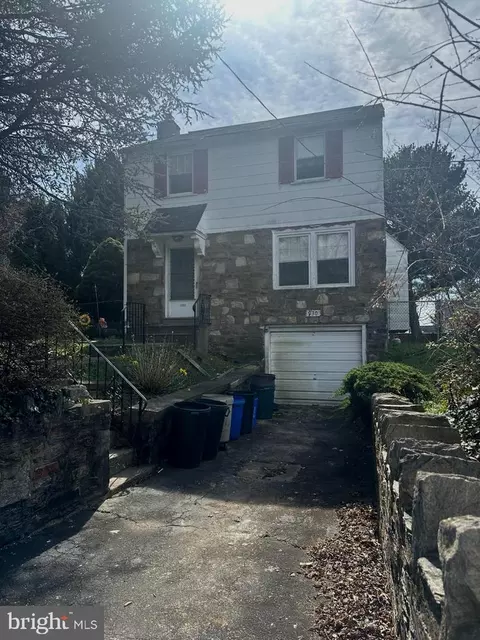 930 Chandler St, Philadelphia, PA 19111