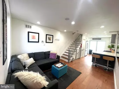 130 W Thompson St, Philadelphia, PA 19122