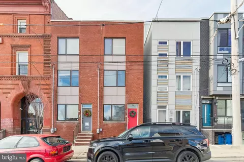 2132 E Dauphin St, Philadelphia, PA 19125
