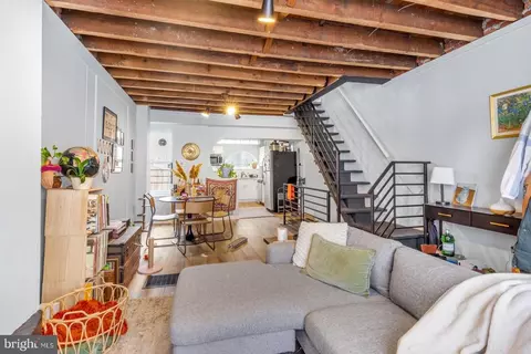 2332 Fernon St, Philadelphia, PA 19145