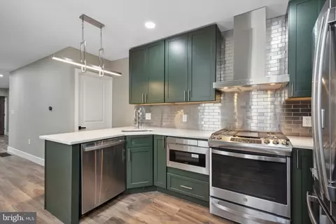 118 W Queen Ln, Philadelphia, PA 19144