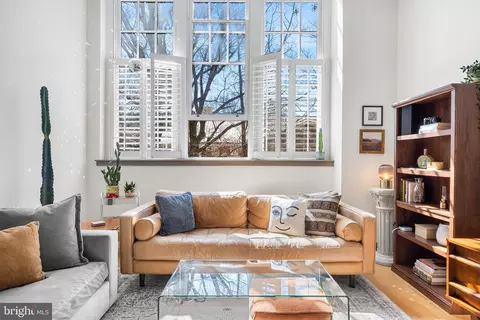 315 Arch St #203, Philadelphia, PA 19106