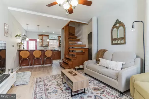 1118 Leopard St, Philadelphia, PA 19123
