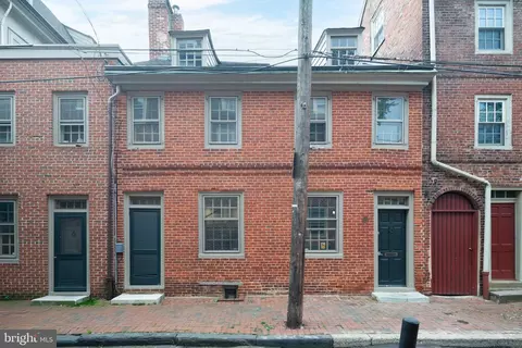 758 S Front St #B, Philadelphia, PA 19147