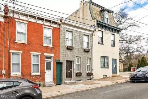 137 Dawson St, Philadelphia, PA 19127