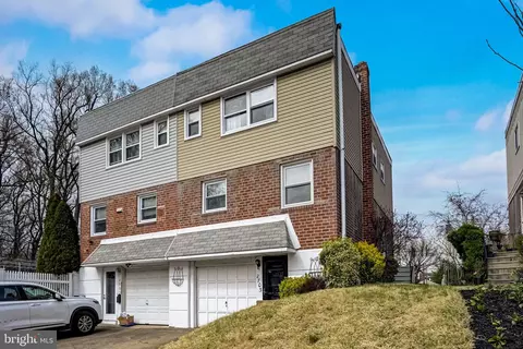 2703 Mower St, Philadelphia, PA 19152