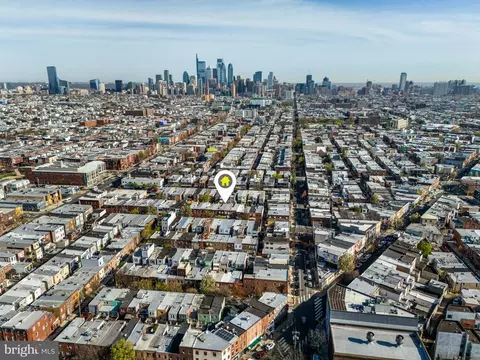 1313 Moore St, Philadelphia, PA 19148