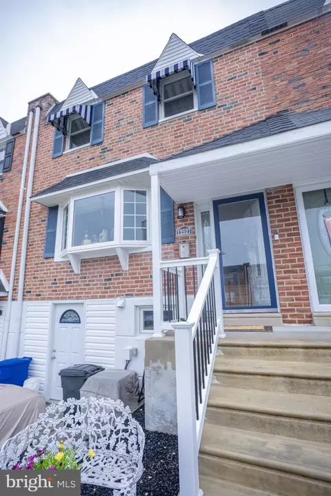 12527 Chilton Rd, Philadelphia, PA 19154