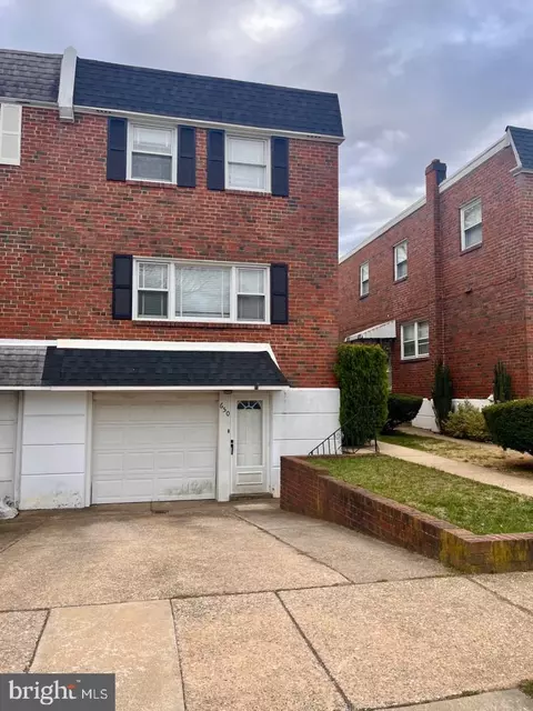 650 Renz St, Philadelphia, PA 19128