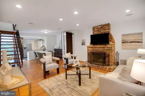 1720 Naudain St, Philadelphia, PA 19146