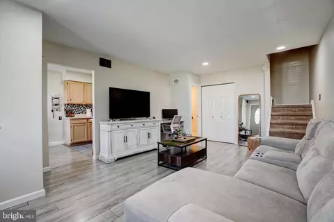 7015 Ridge Ave #26, Philadelphia, PA 19128