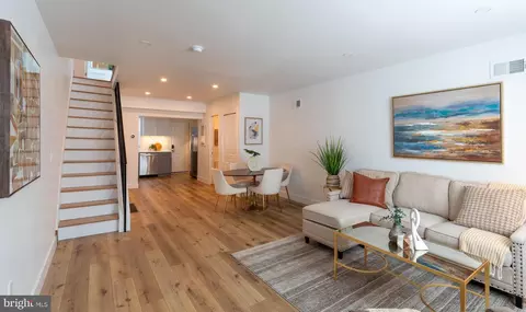 743 Mcclellan St, Philadelphia, PA 19148