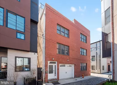 460 Myrtle St, Philadelphia, PA 19123