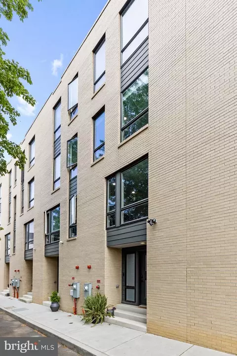 815 Perkiomen St #8, Philadelphia, PA 19130