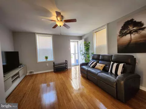 1311 S Hancock St, Philadelphia, PA 19147