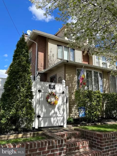 541 Fanshawe St, Philadelphia, PA 19111