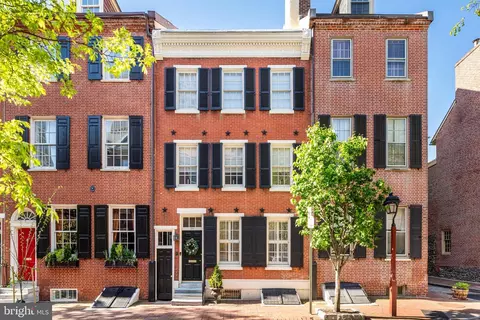 208 Spruce St, Philadelphia, PA 19106