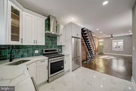 2122 S Opal St, Philadelphia, PA 19145