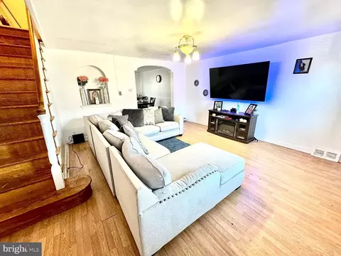 6608 Sylvester St, Philadelphia, PA 19149