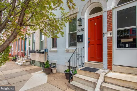 2570 Cedar St, Philadelphia, PA 19125
