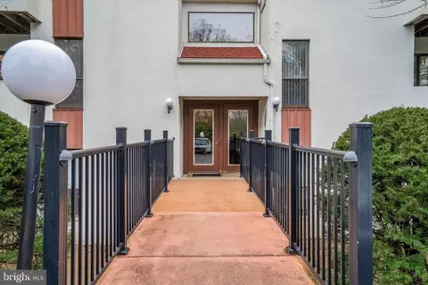 301 Byberry Rd #B10, Philadelphia, PA 19116