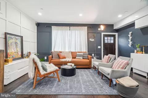4164 Terrace St, Philadelphia, PA 19128