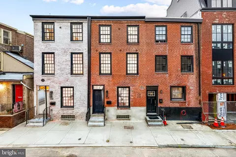 1939 Waverly St, Philadelphia, PA 19146