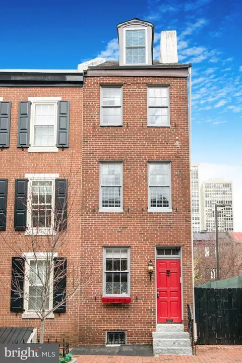 221 Pine St, Philadelphia, PA 19106