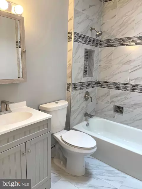 548 S Redfield St, Philadelphia, PA 19143