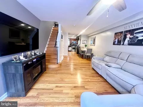 120 Mcclellan St, Philadelphia, PA 19148
