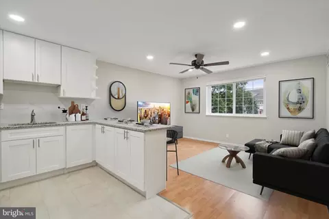 300 Byberry Rd #218, Philadelphia, PA 19116