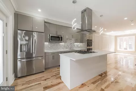 2036 Martha St, Philadelphia, PA 19125