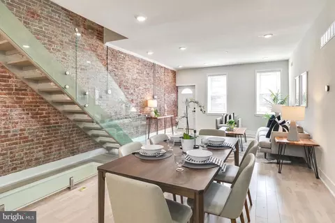2305 E Sergeant St, Philadelphia, PA 19125