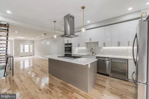 2040 Martha St, Philadelphia, PA 19125