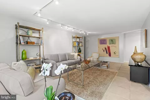 1901 John F Kennedy Blvd #720, Philadelphia, PA 19103