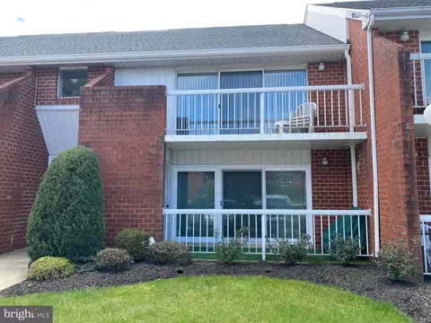 9945 49 Norwalk Rd #6B, Philadelphia, PA 19115