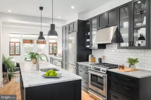 832 N 27th St, Philadelphia, PA 19130