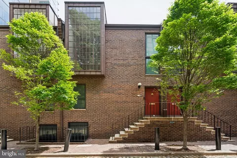 18 Saint James Ct #6, Philadelphia, PA 19106